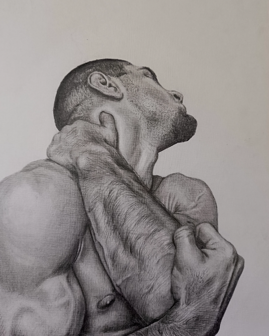 Dibujo realista en lápiz de hombre desnudo en giro dinámico, grafito sobre papel – obra de Yohan Pixone