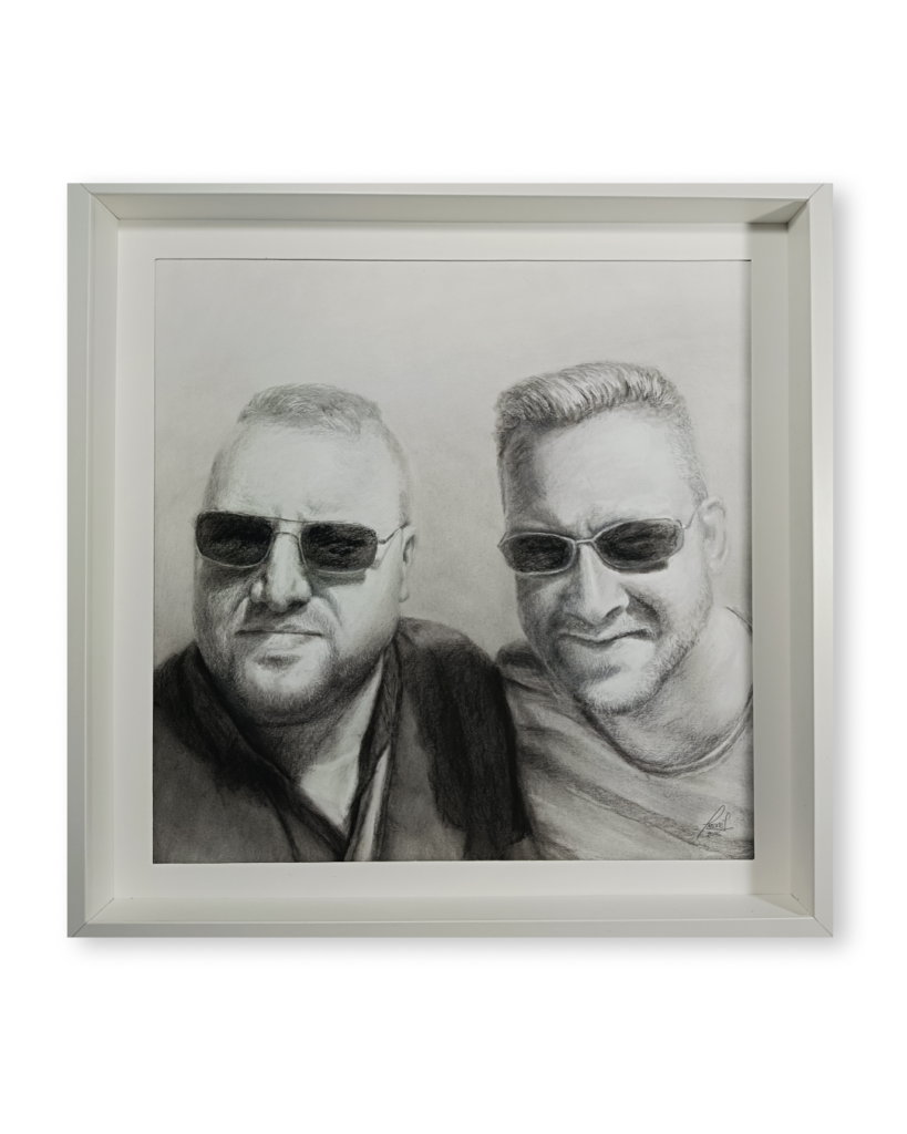 Proceso de dibujo de retrato por encargo en Granada, realizado por Yohan Pixone con estructura, masas y valores tonales.