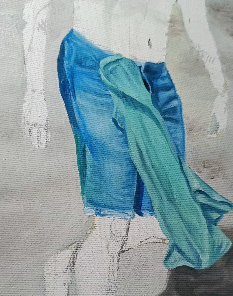 Detalle de pintura figurativa por encargo de Yohan Pixone, con cuerpo masculino, toalla azul y perro en la playa.