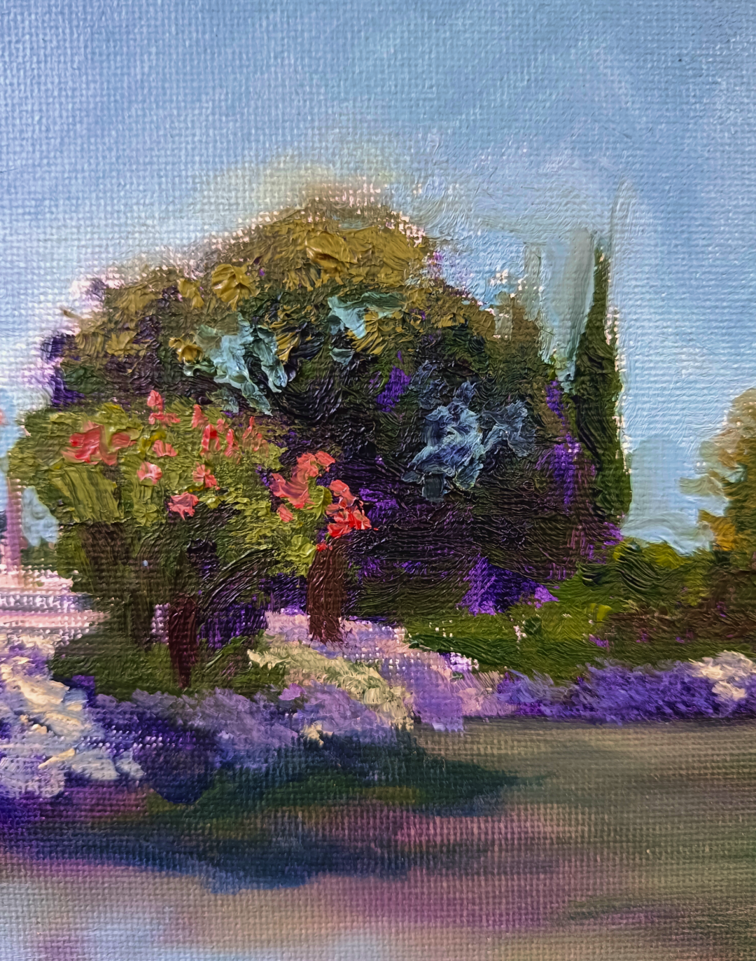 Dos cipreses, pintura al óleo de un estanque con vegetación y reflejos realizada por Yohan Pixone en el Parque Federico García Lorca.